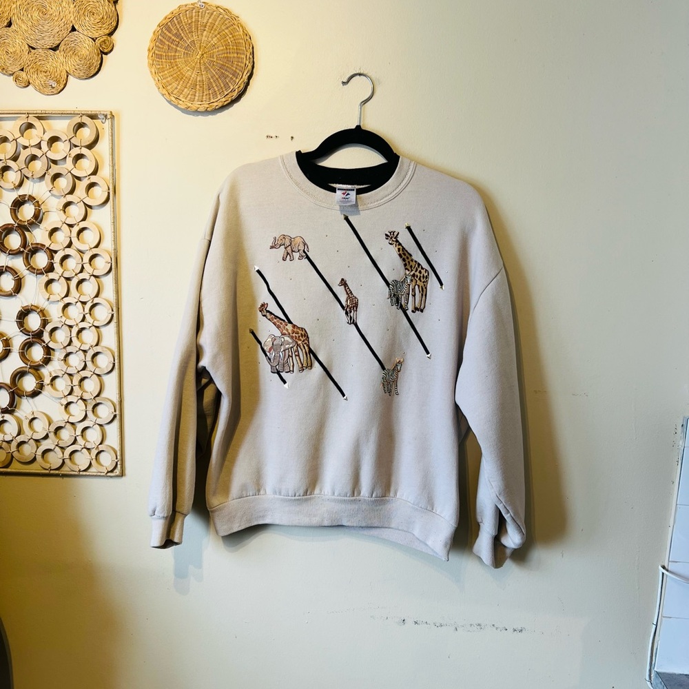 Vintage jerzees large crew cotton giraffe design sweatshirt…..